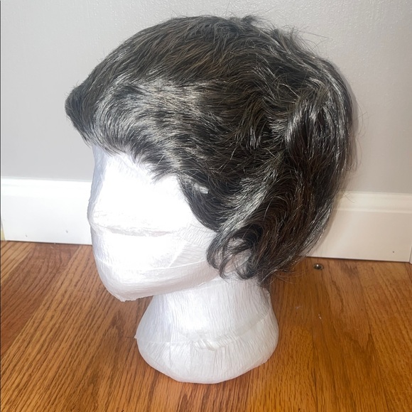 Short Straight Grey Hair Wig - Picture 2 of 9